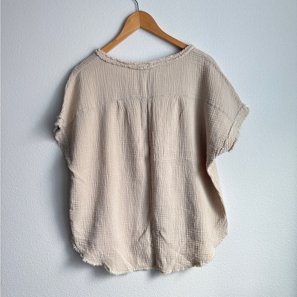 La Miel Beige Gauze Cotton Henley Short Sleeve Oversized Raw Edge Boho Top Small - Picture 2 of 5